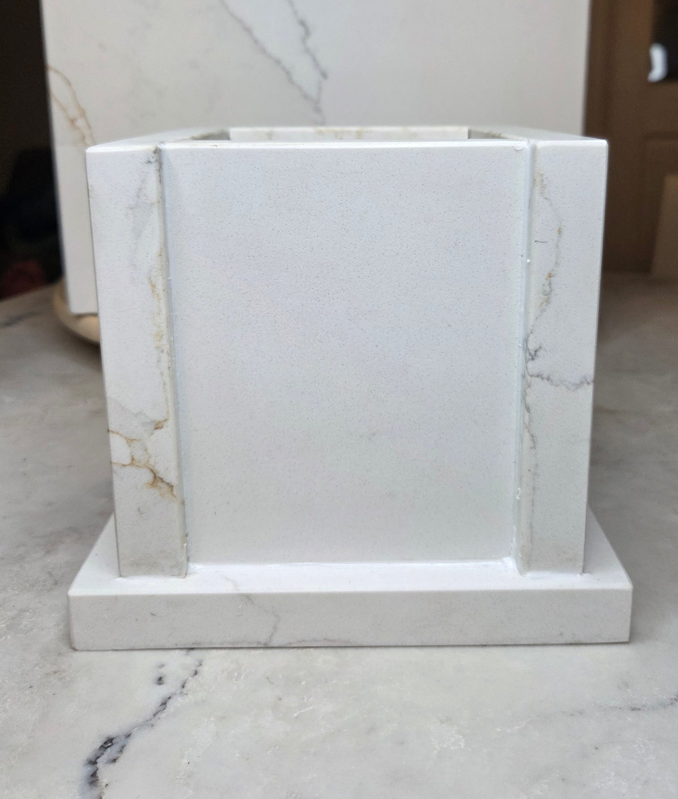 Calacatta Gold Quartz Stone table planter