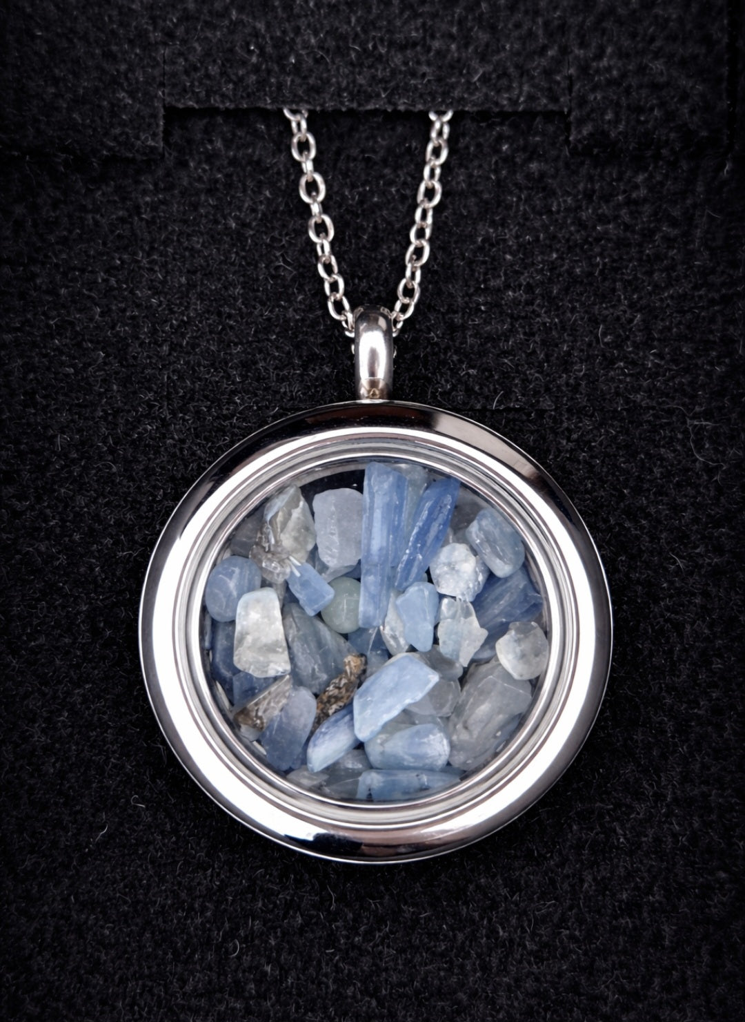 Inner light crystal pendant